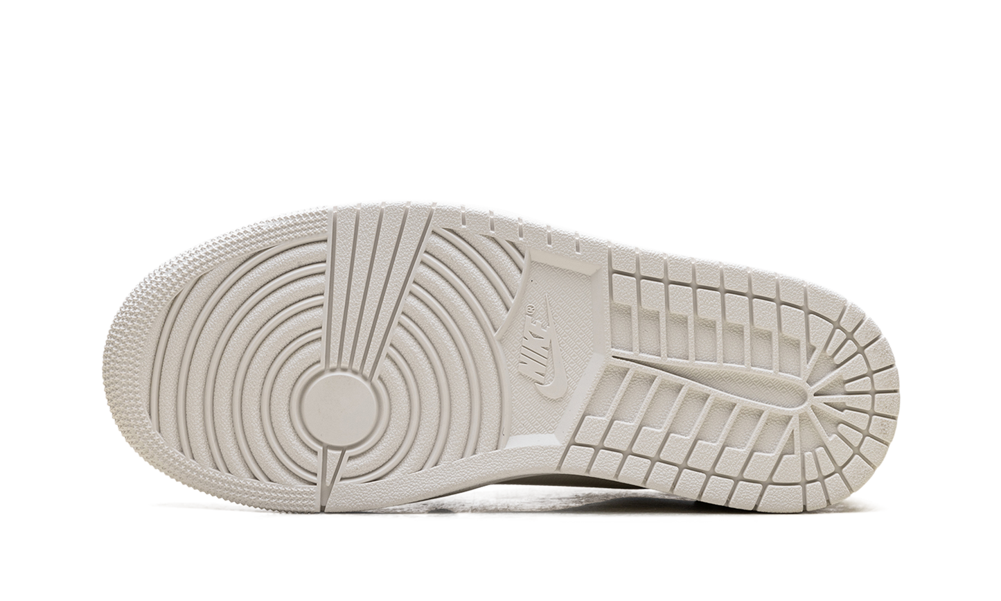 Jordan 1 Low WMNS "Method of Make Sail Metallic Gold" FN5032 100