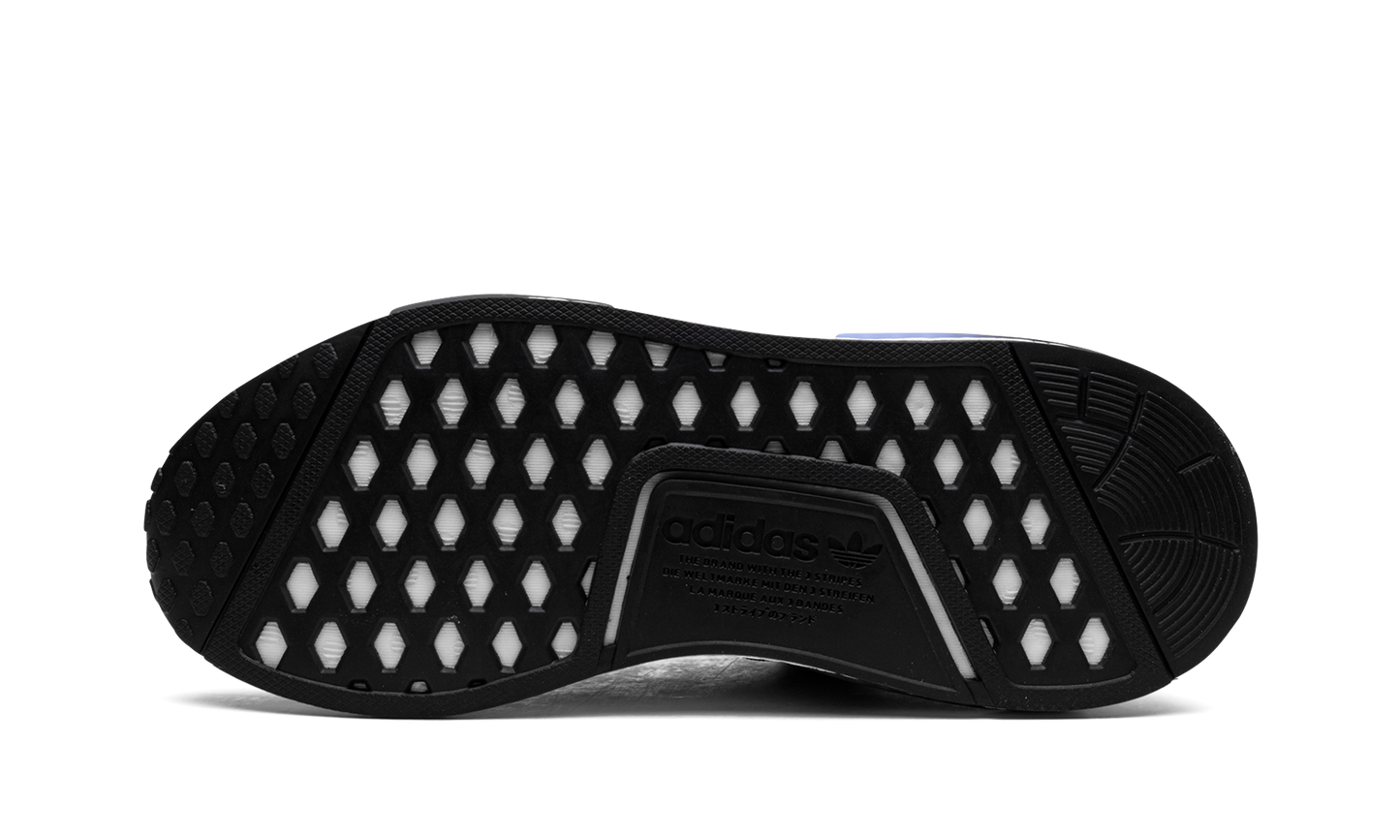 NMD R1 MNS WMNS "BLACK WHITE" HQ4247
