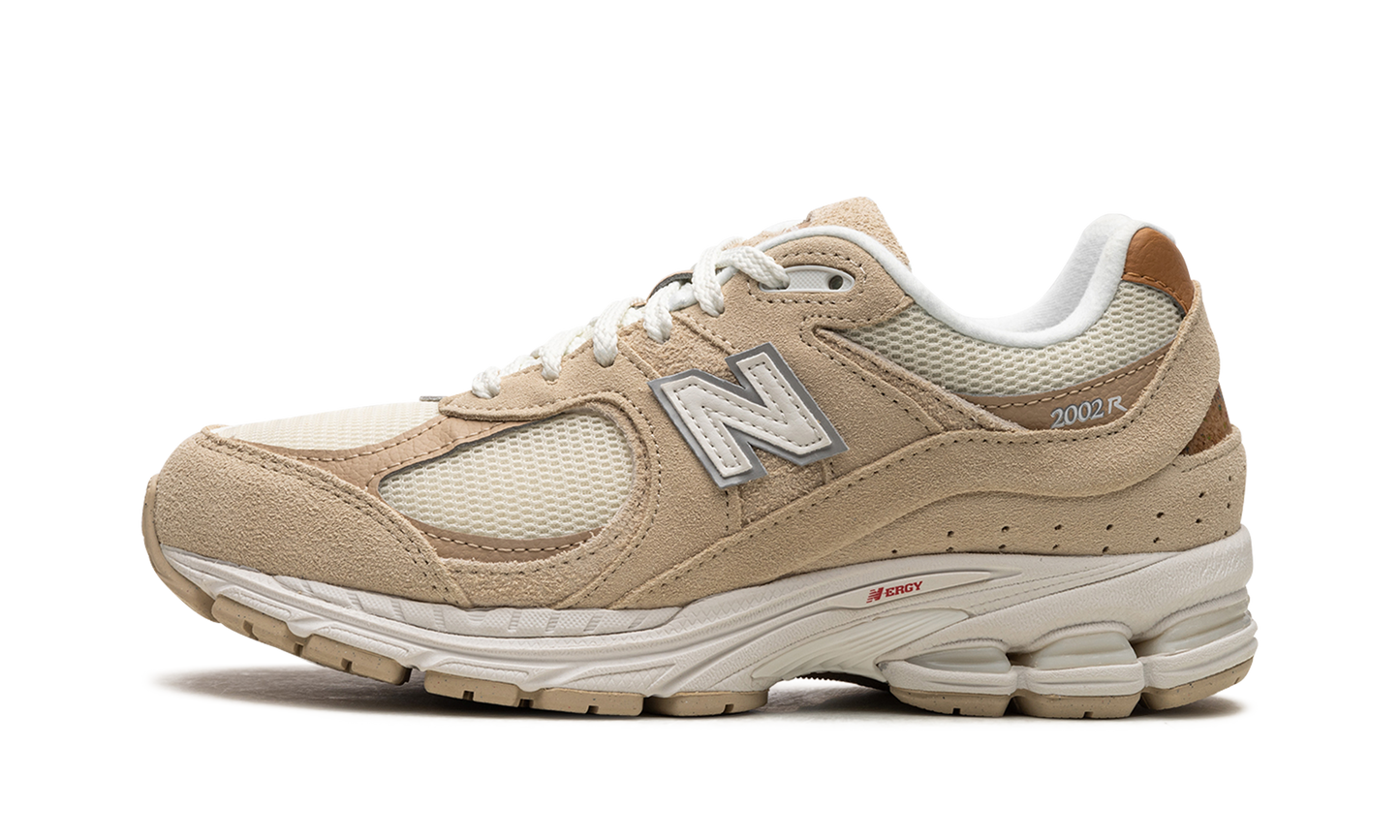 2002R "Sandstone" M2002RSC