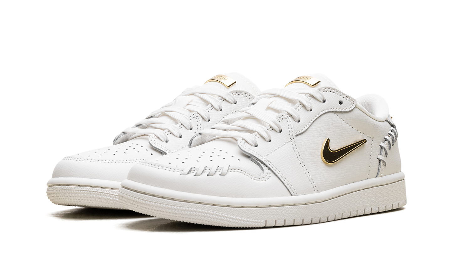 Jordan 1 Low WMNS "Method of Make Sail Metallic Gold" FN5032 100