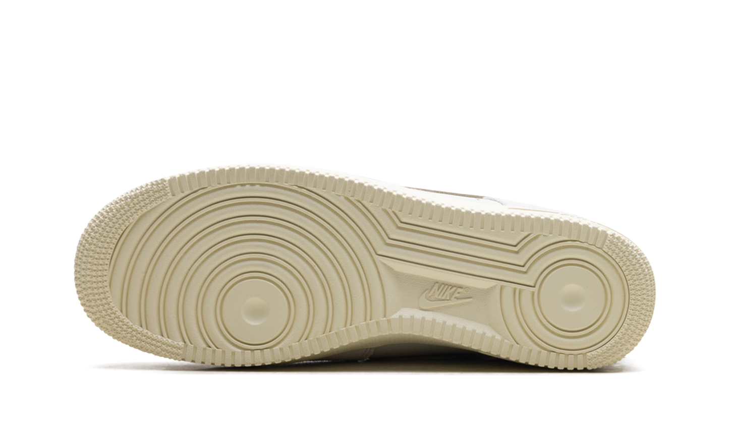 Air force 1 "Light Bone" HF2897 001