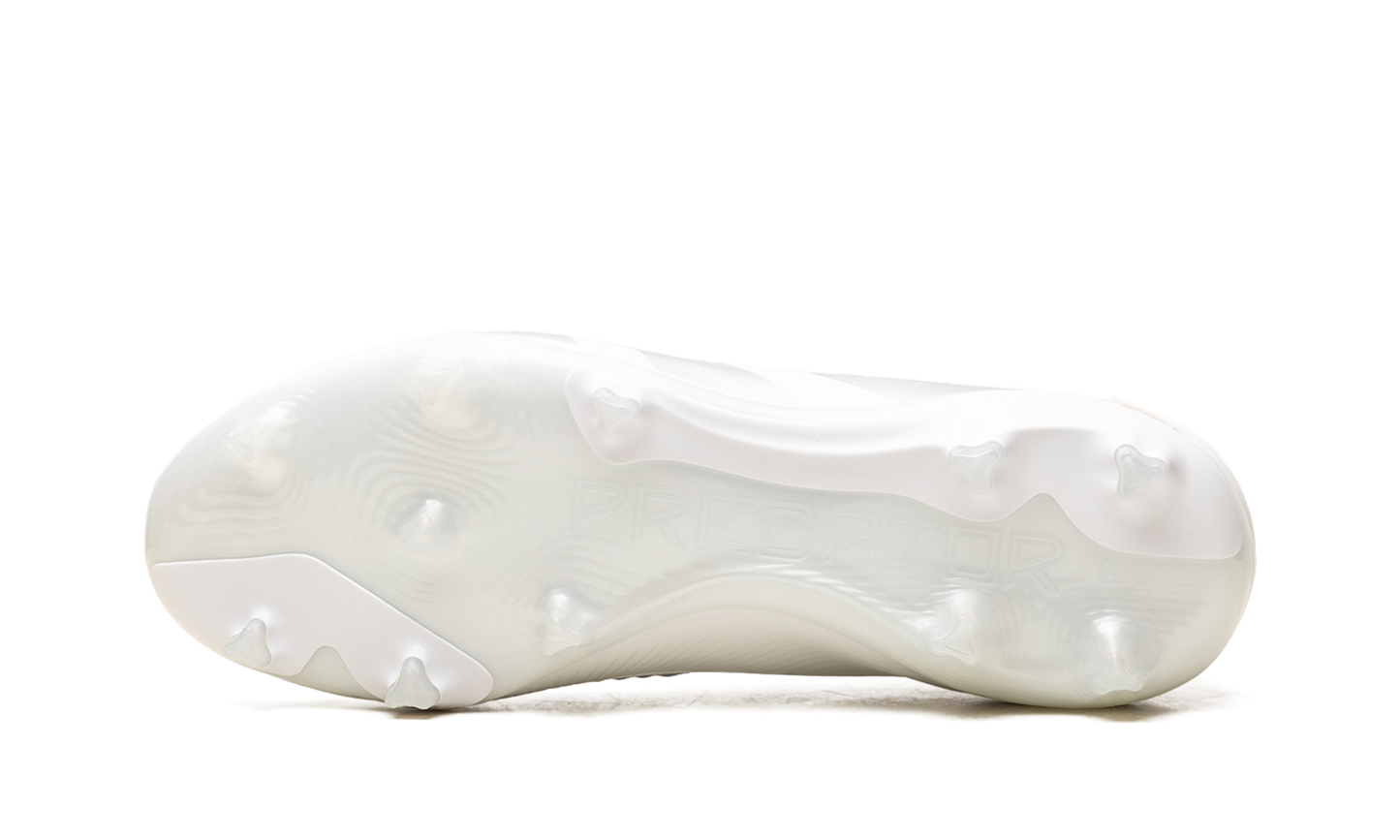 Predator 24 Pro FG "Cloud White Silver Metallic" IG7778